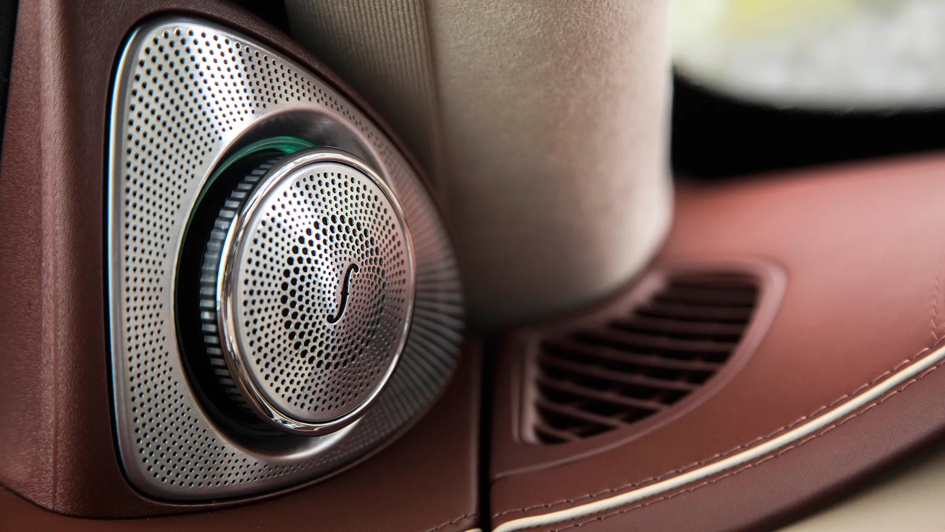 Course Audio Car Immersive Sound Experience: Premium Car Audio Installation for Every ...